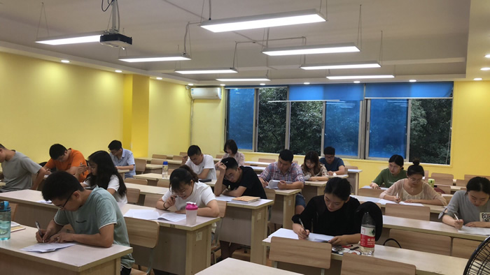 成都华新文登法硕法学考研培训班