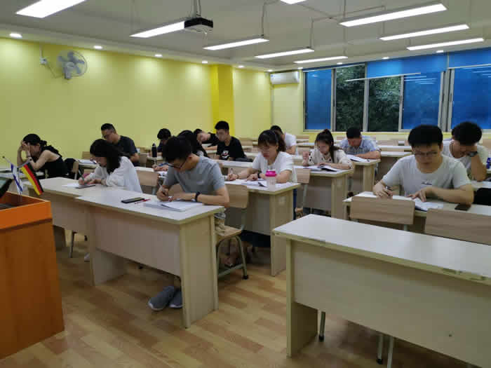 成都华新文登考研线上辅导班 成都考研线上网课培训班