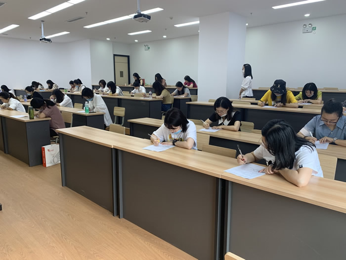 成都华新文登寄宿制考研培训班