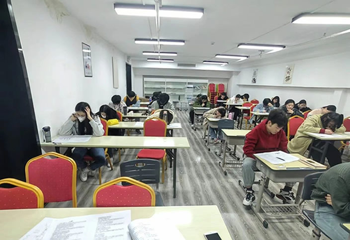 郑州品一学校新初三/中考全日制文化课集训班