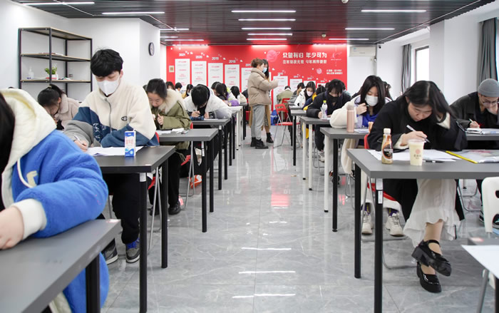 武汉至臻高考全日制培训班 武汉高三全日制集训班 武汉至臻高考全日制培训班 武汉高三全日制集训班