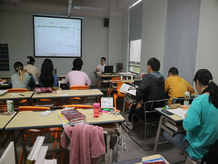 郑州新文道考研寄宿全年集训营课程